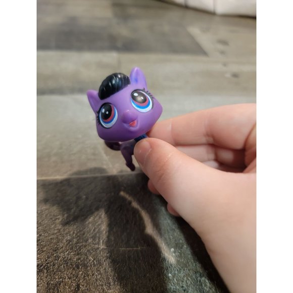 Purple pony dog LPS? Toy figure - Picture 2 of 4